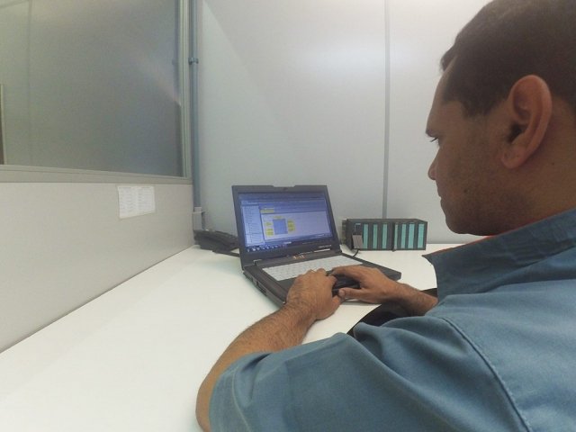 Projeto Elétrico e Programação de PLC e IHM